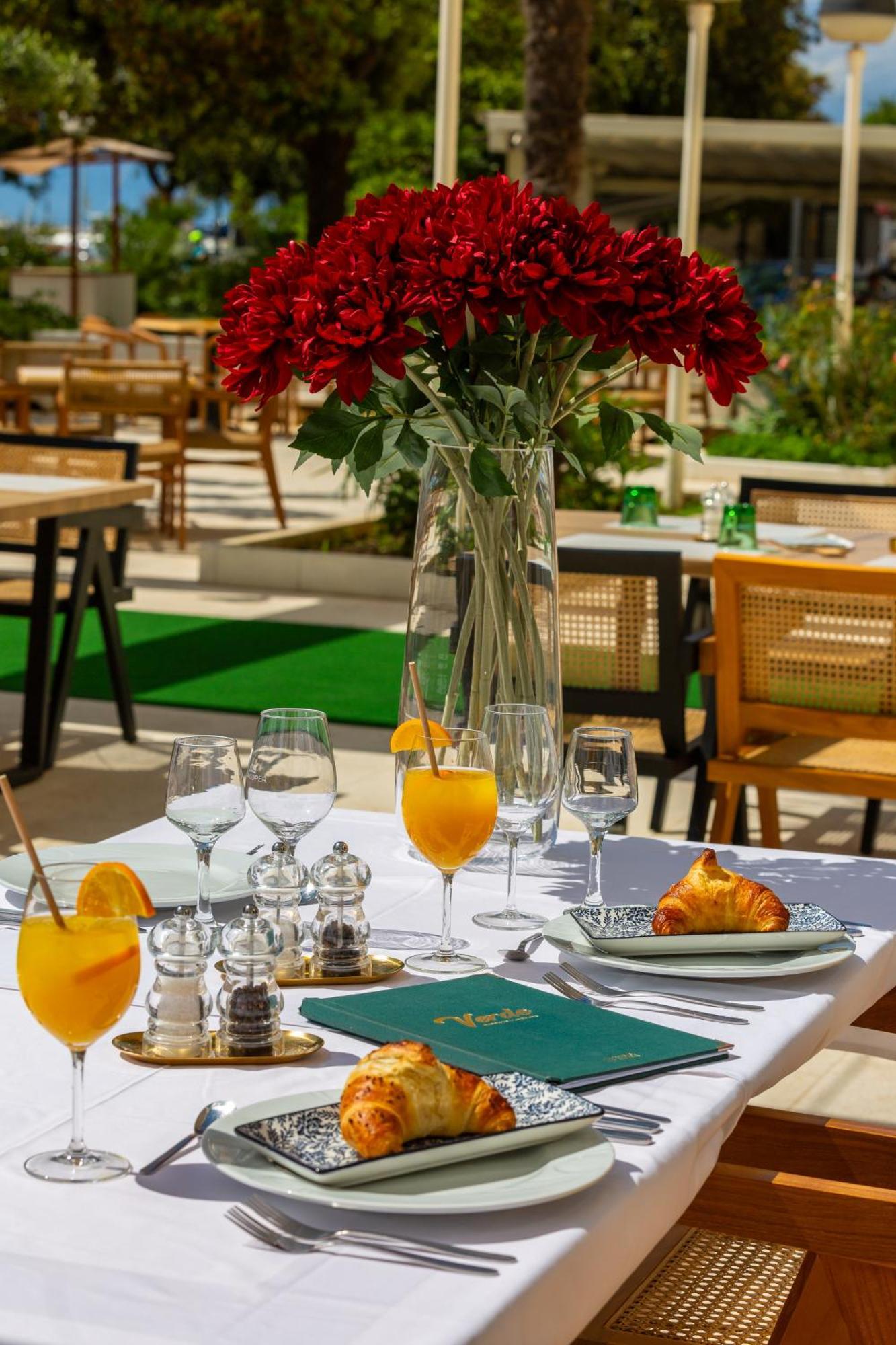 Hotel Adria マリンスカ エクステリア 写真
