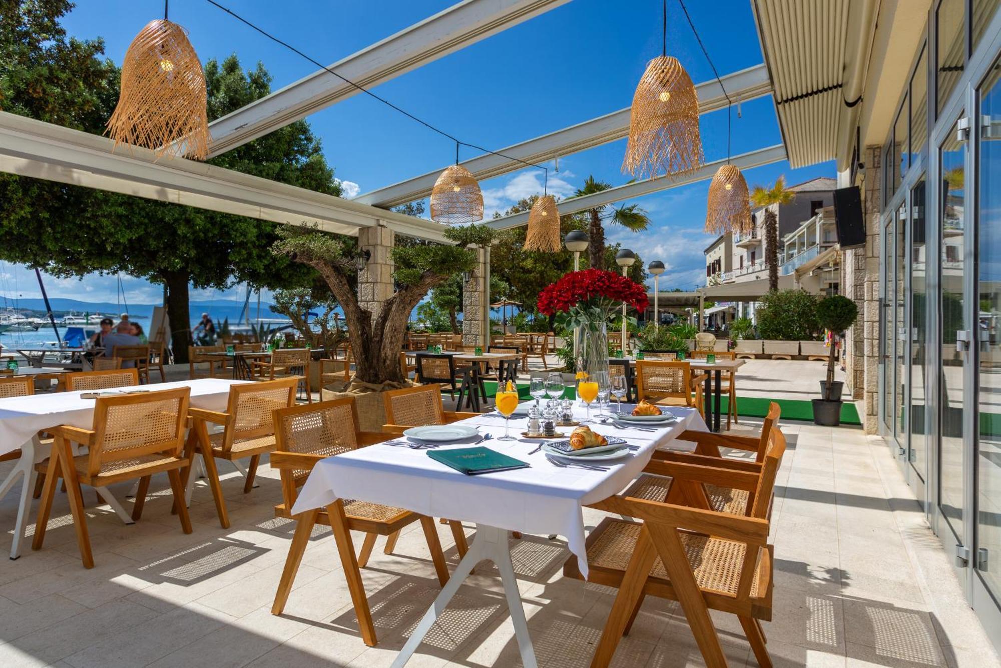 Hotel Adria マリンスカ エクステリア 写真