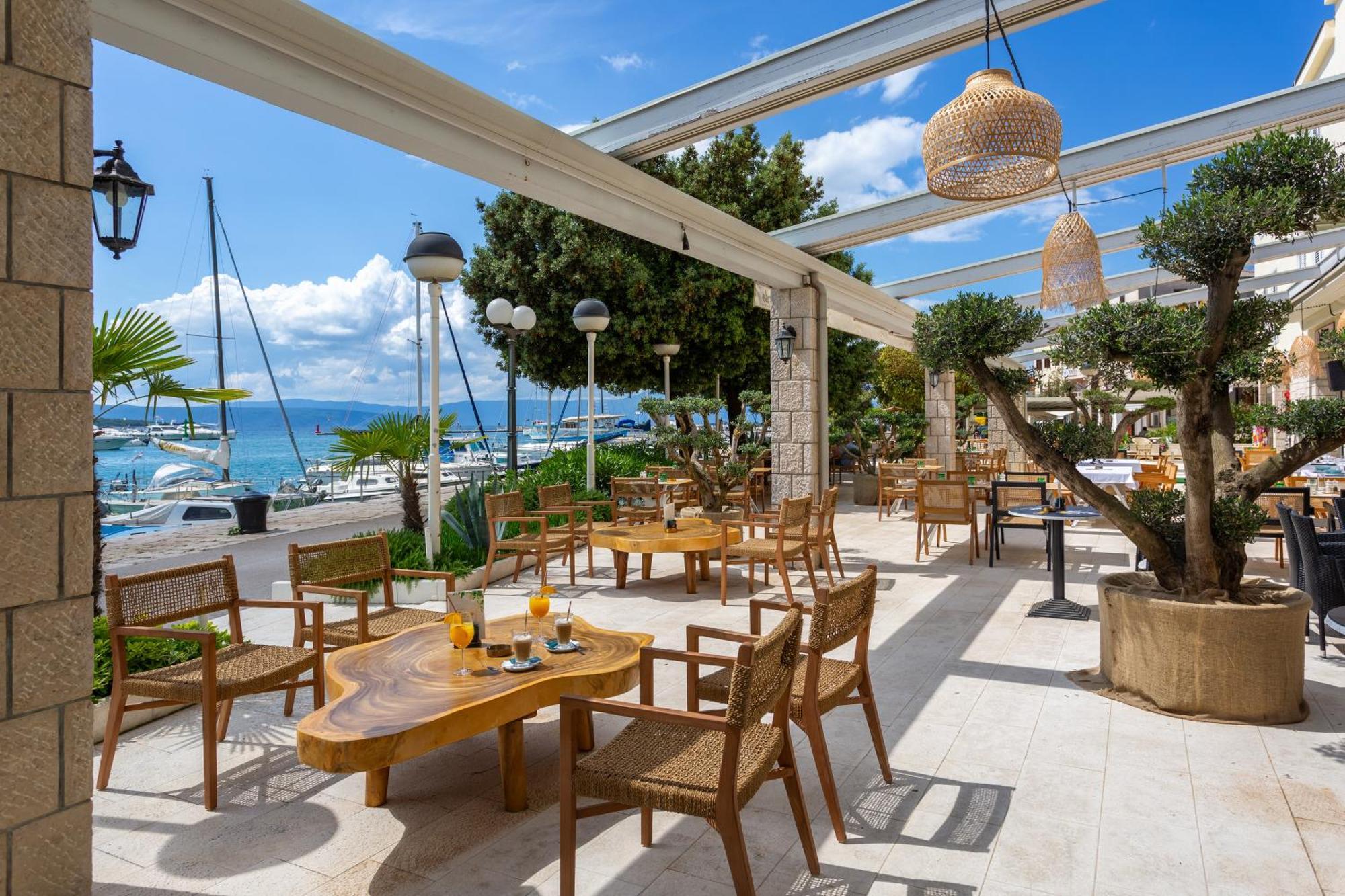 Hotel Adria マリンスカ エクステリア 写真