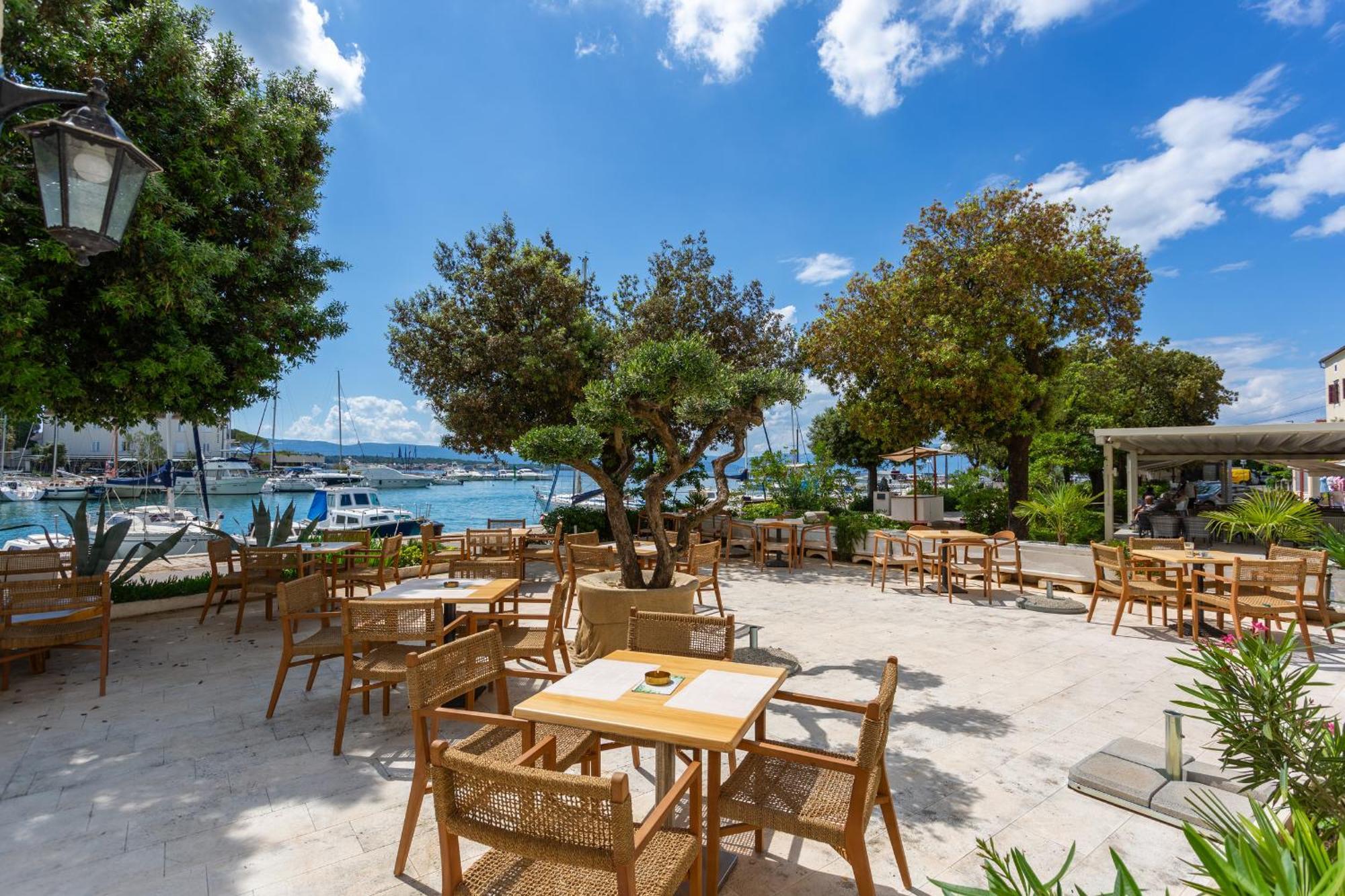 Hotel Adria マリンスカ エクステリア 写真