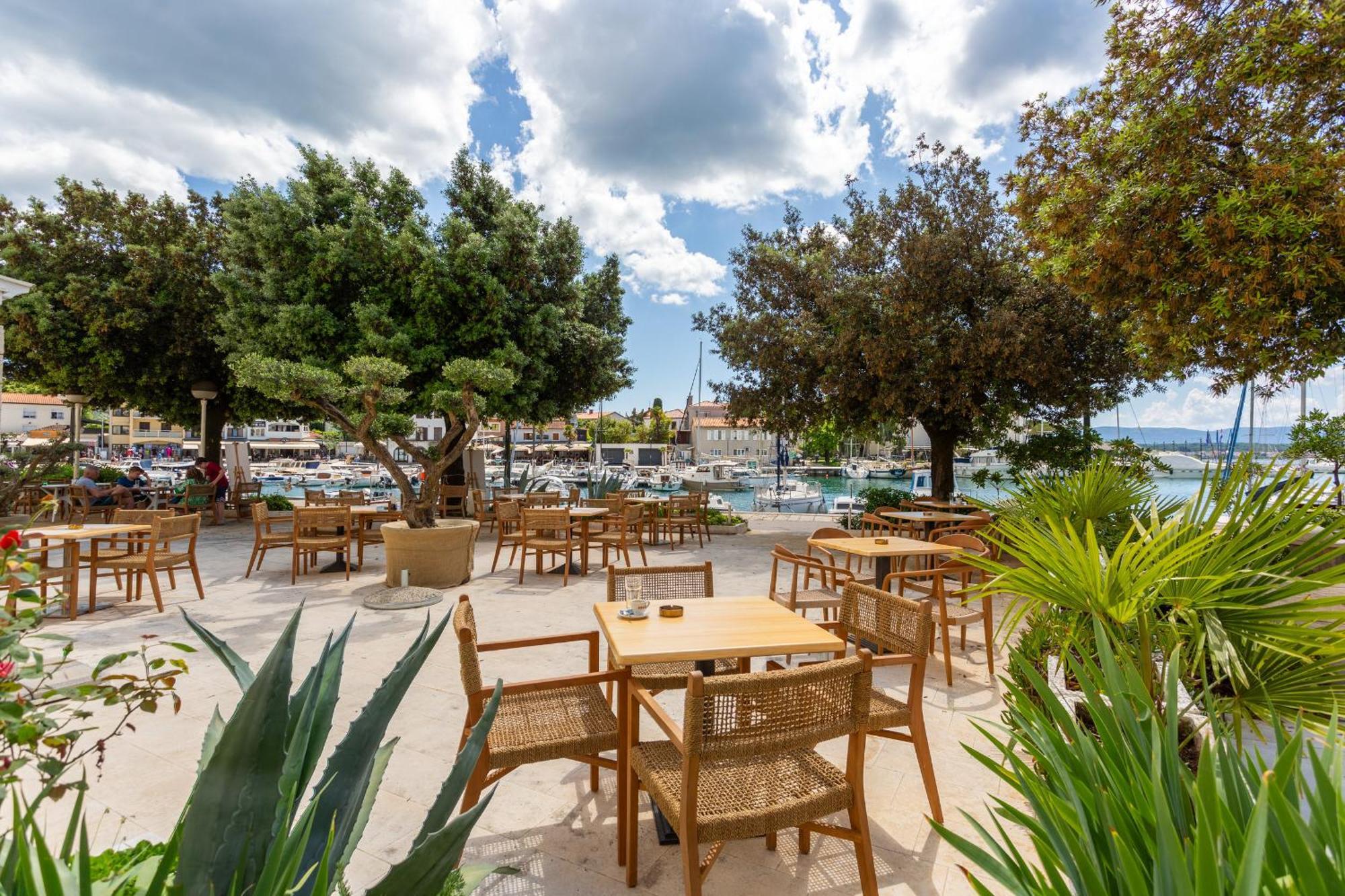 Hotel Adria マリンスカ エクステリア 写真
