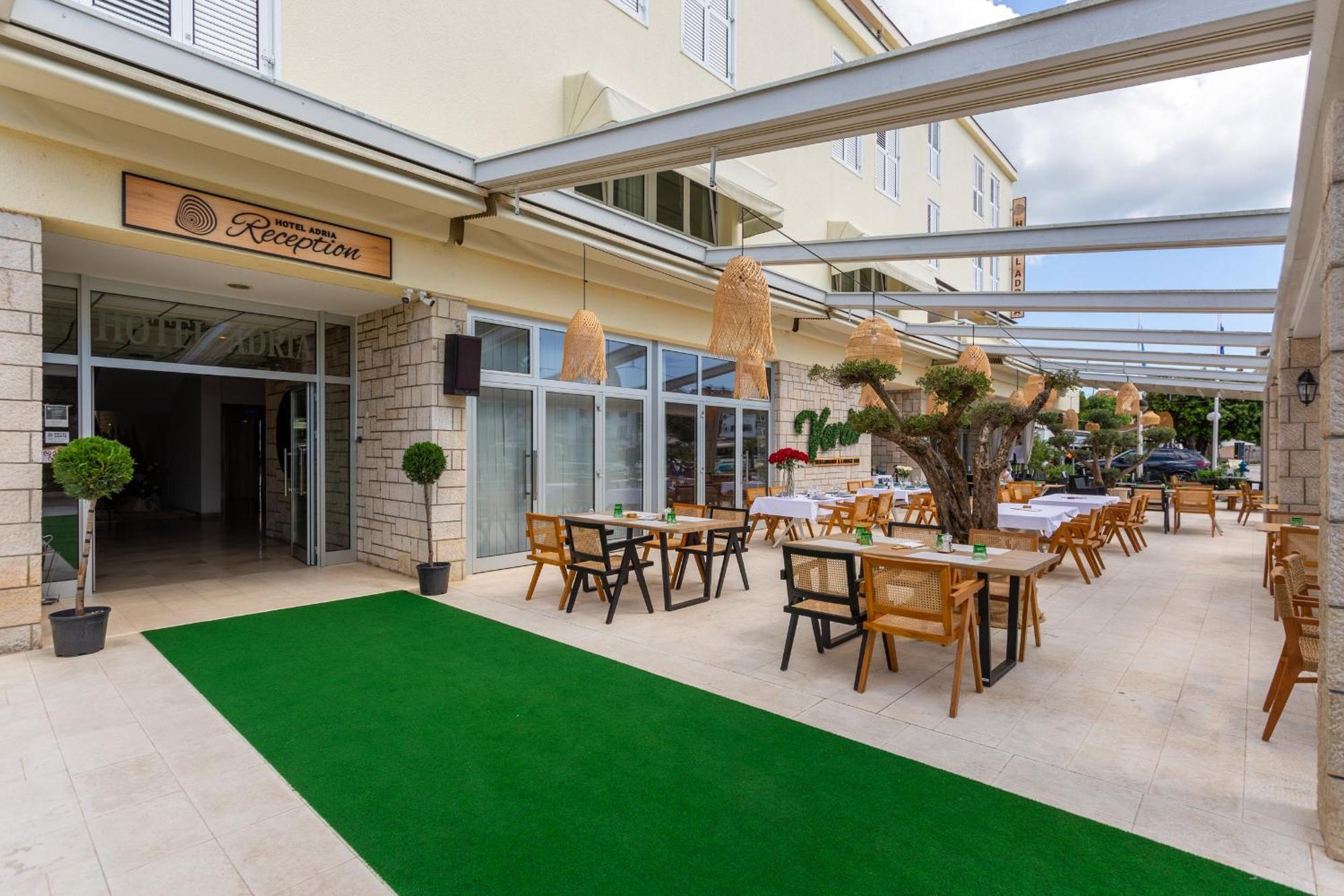 Hotel Adria マリンスカ エクステリア 写真