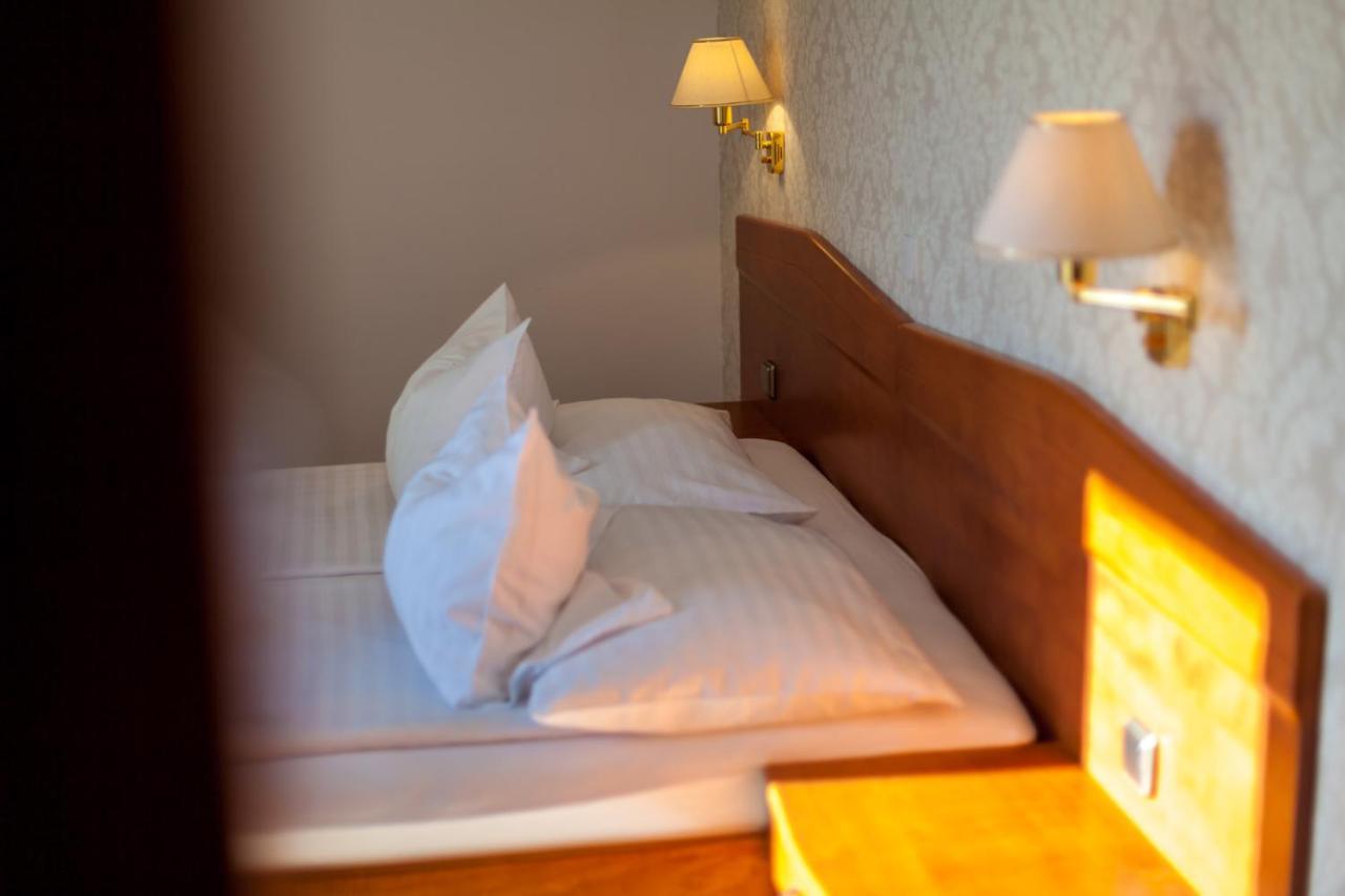 Hotel Adria マリンスカ エクステリア 写真